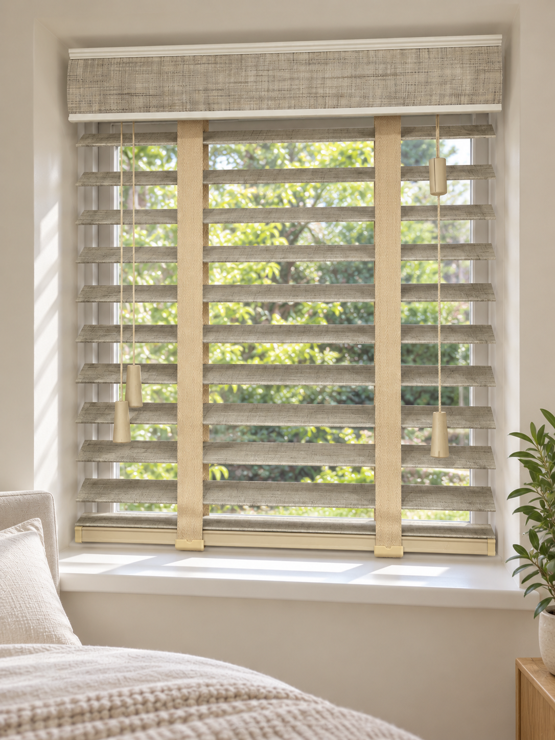 Water and dust resistant Venetian blind